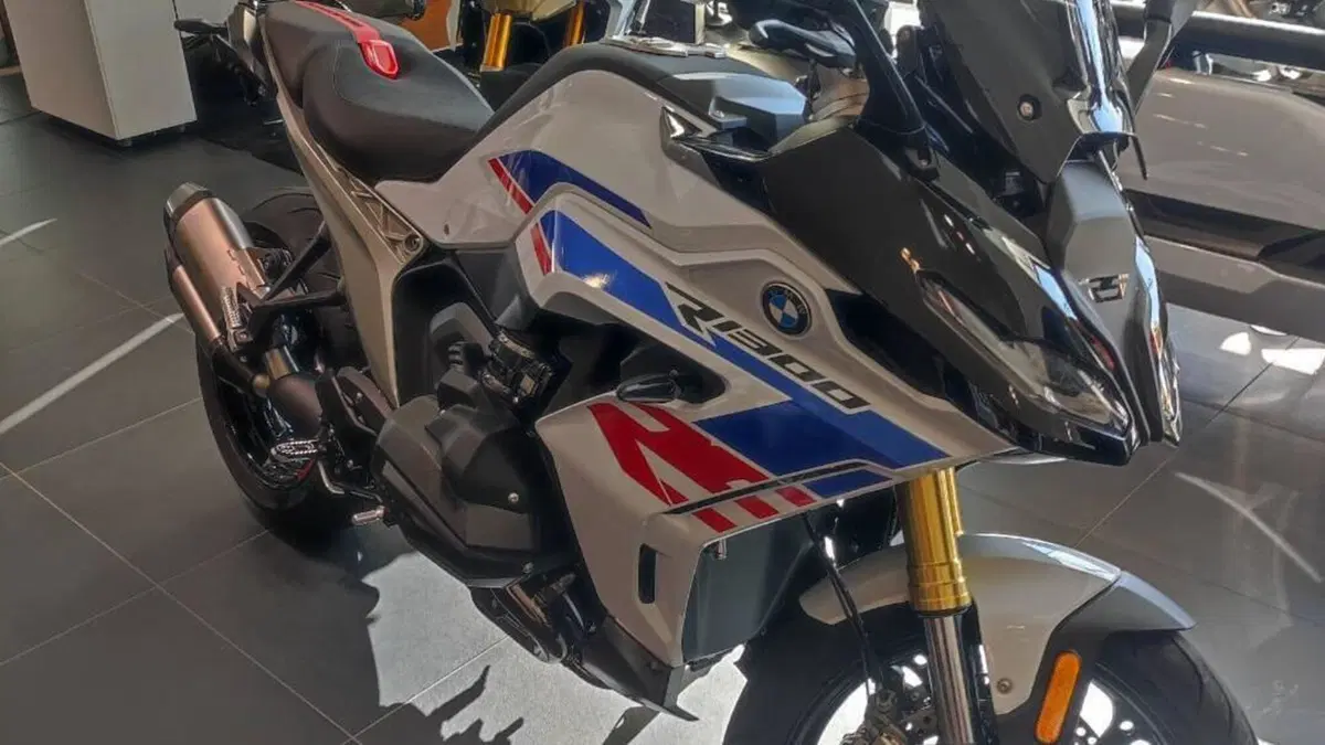 Bmw M 1000 XR (2024 - 27)  (2)