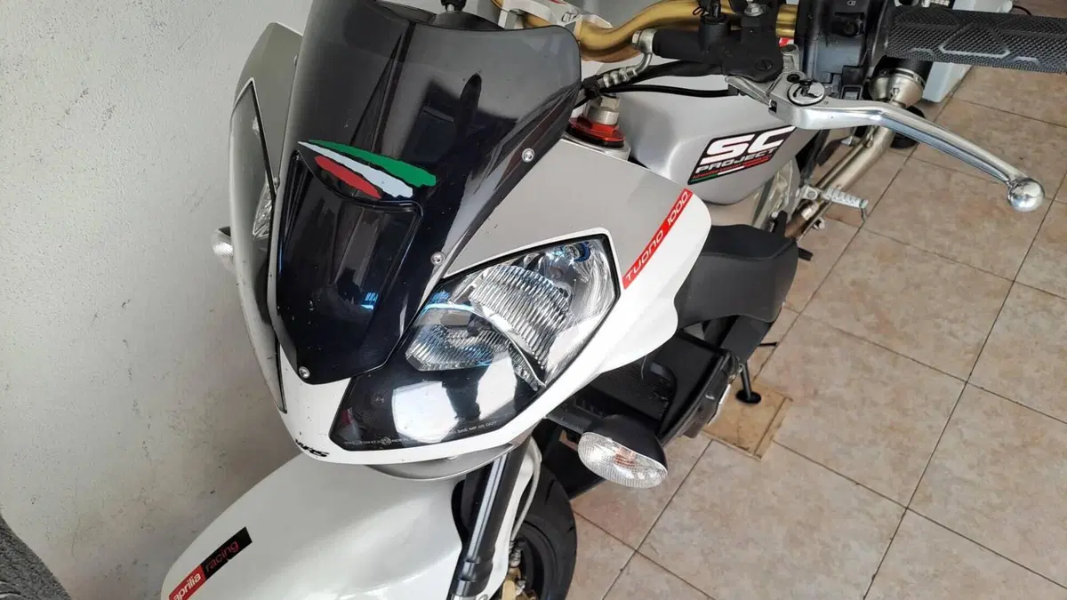 Aprilia Tuono 1000 R (2006 - 10)  (3)