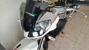 Aprilia Tuono 1000 R (2006 - 10)  (3)