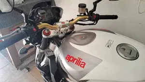 Aprilia Tuono 1000 R (2006 - 10)  (4)