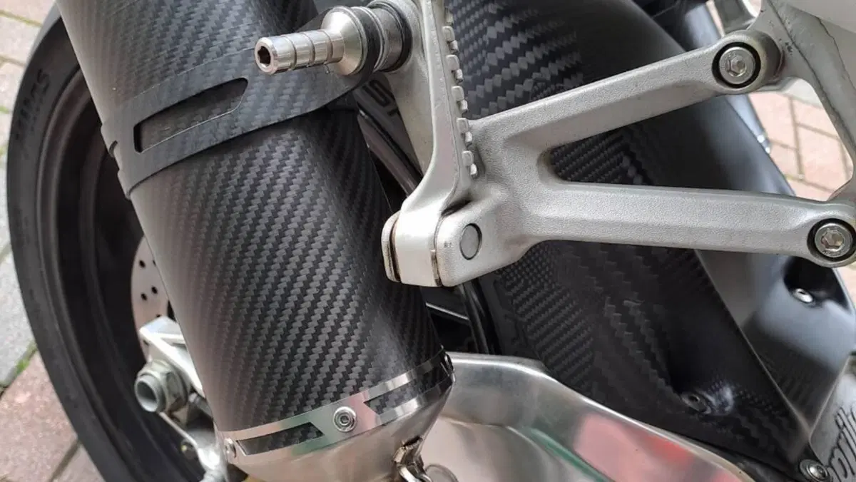 Aprilia Tuono 1000 R (2006 - 10)  (5)