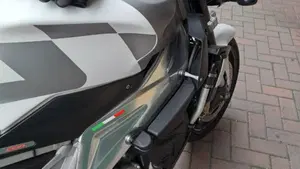 Aprilia Tuono 1000 R (2006 - 10)  (6)