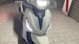 Piaggio Beverly 300 S ABS-ASR (2021 - 25)  (2)