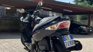 Kymco Xciting 300i R (2007 - 14)  (5)