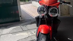 Triumph Speed Triple 1050 (2005 - 11)  (2)