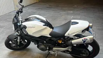 Ducati Monster 696 ABS (2009 - 14) usata