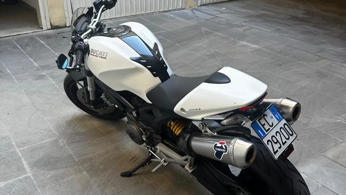 Ducati Monster 696 ABS (2009 - 14)  (5)