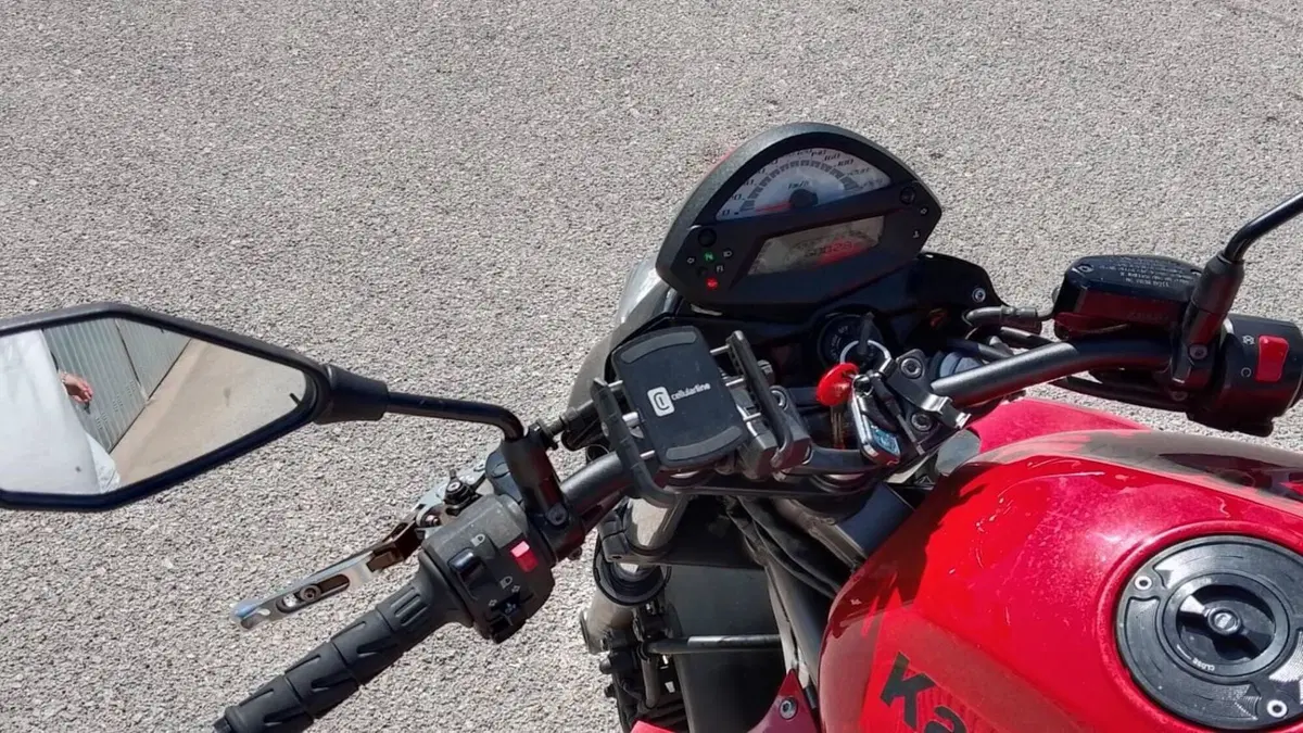 Kawasaki ER-6N (2009 - 11)  (2)