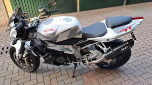 Aprilia Tuono 1000 R (2006 - 10)  (7)