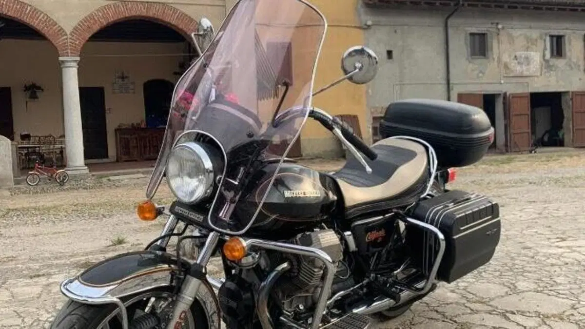 Moto Guzzi   (2)