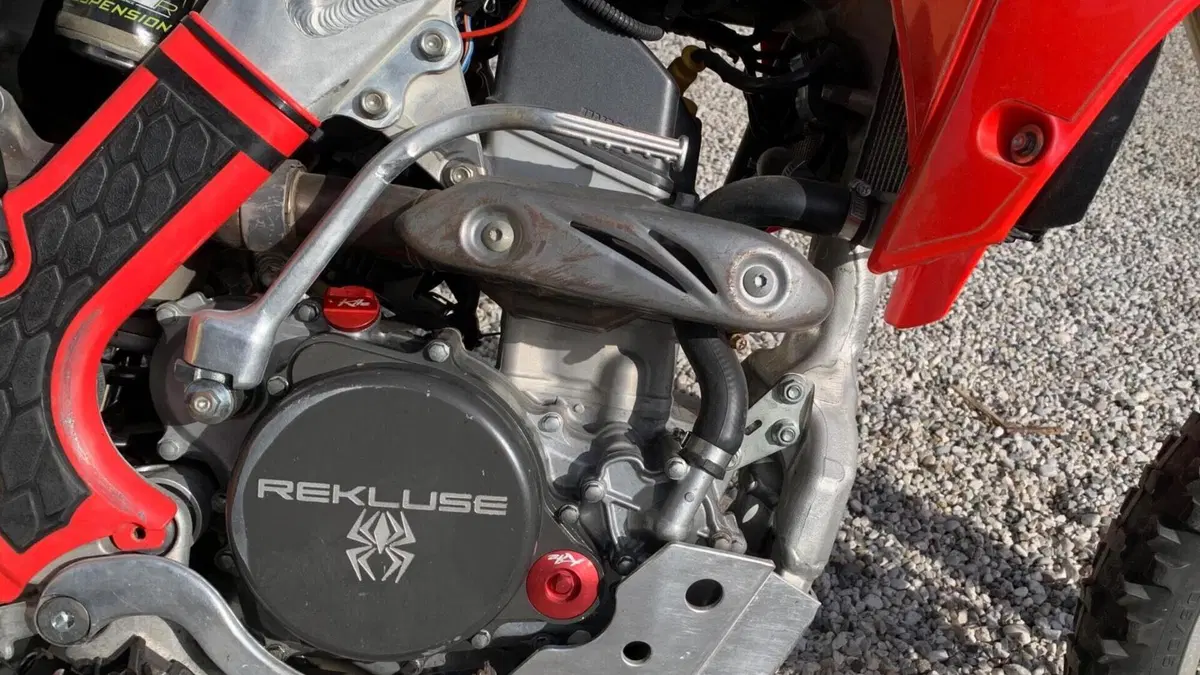 Honda CRF 250R (2014)  (4)