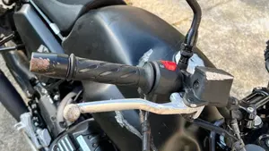 Moto Guzzi V7 Stone (2025 - 26)  (3)