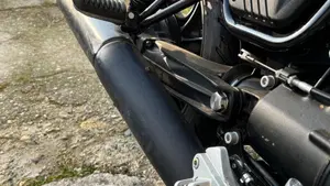 Moto Guzzi V7 Stone (2025 - 26)  (5)