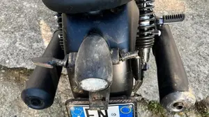 Moto Guzzi V7 Stone (2025 - 26)  (7)