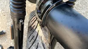 Moto Guzzi V7 Stone (2025 - 26)  (13)