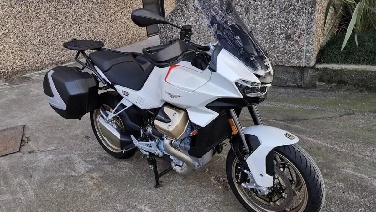 Moto Guzzi V100 Mandello (2022 - 24) 