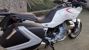 Moto Guzzi V100 Mandello (2022 - 24)  (3)