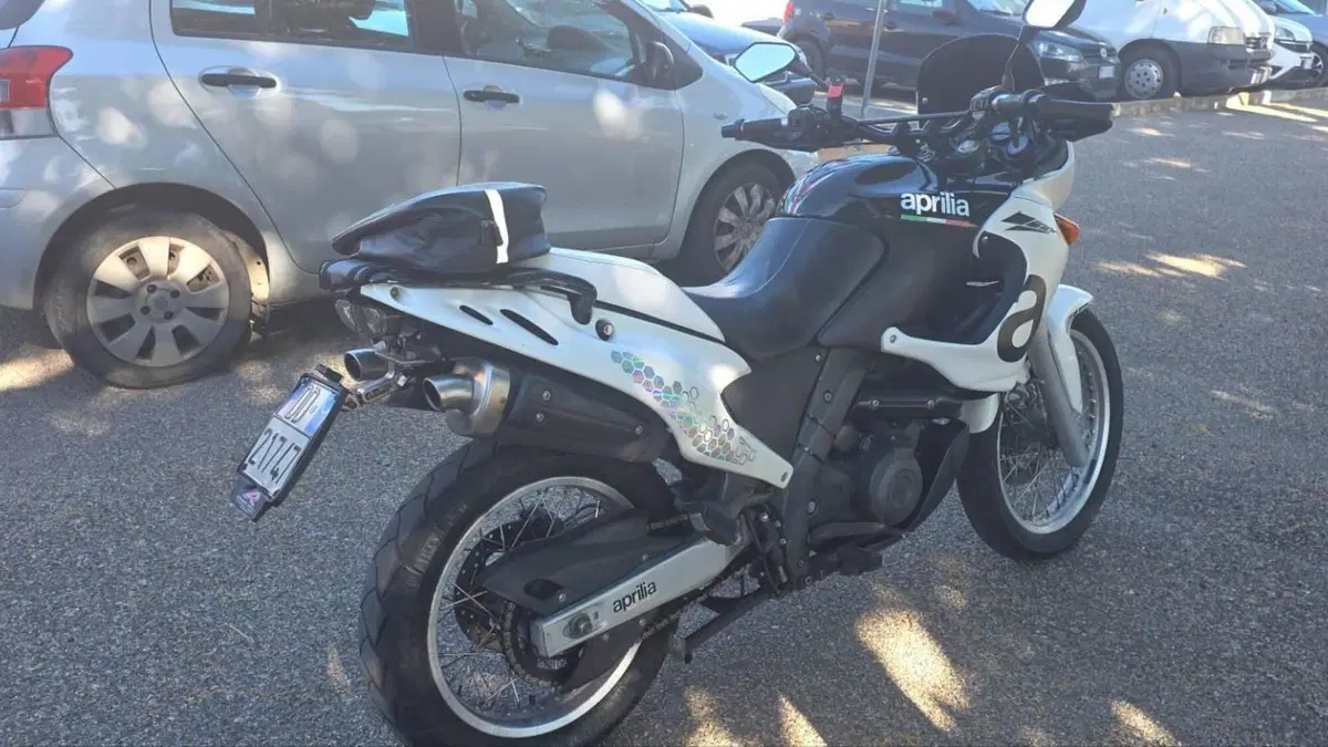 Aprilia Pegaso 650 IE (2001 - 02) 