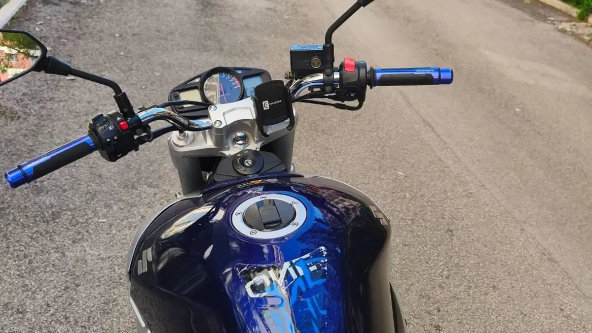 Suzuki GSR 600 (2006 - 11)  (3)
