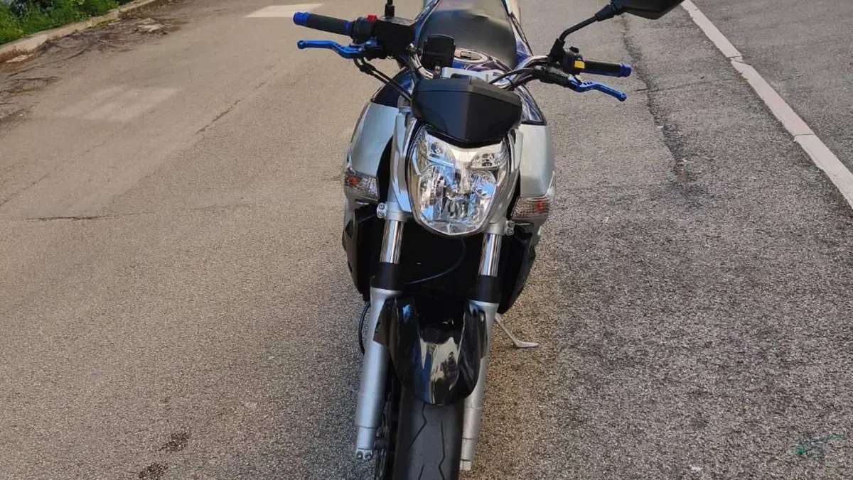 Suzuki GSR 600 (2006 - 11)  (4)