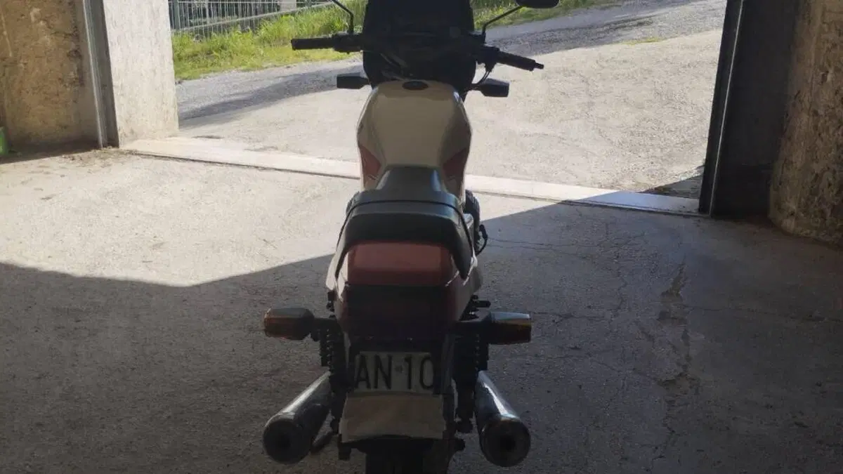 Moto Guzzi   (2)
