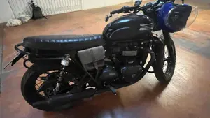 Triumph Bonneville T100 Black (2017 - 20)  (4)