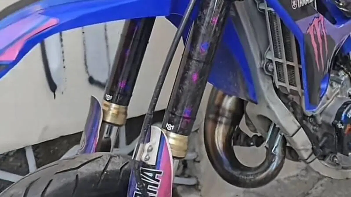 Yamaha YZ 125 (2021)  (4)