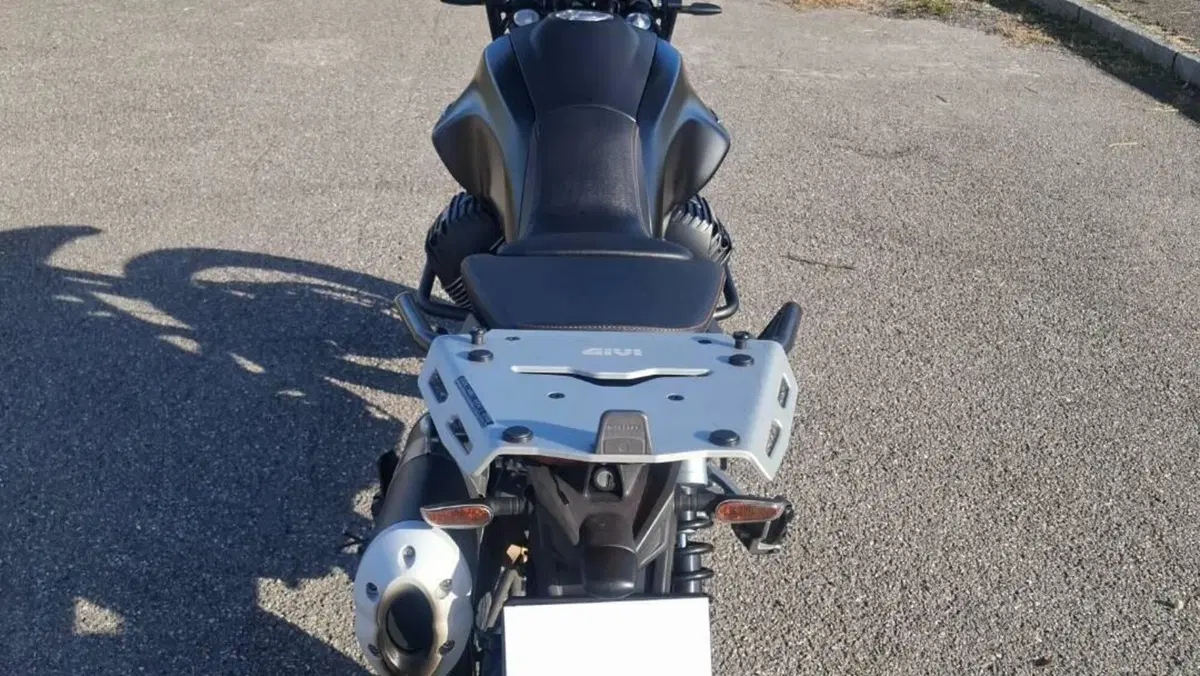 Moto Guzzi V85 TT (2021 - 23)  (5)