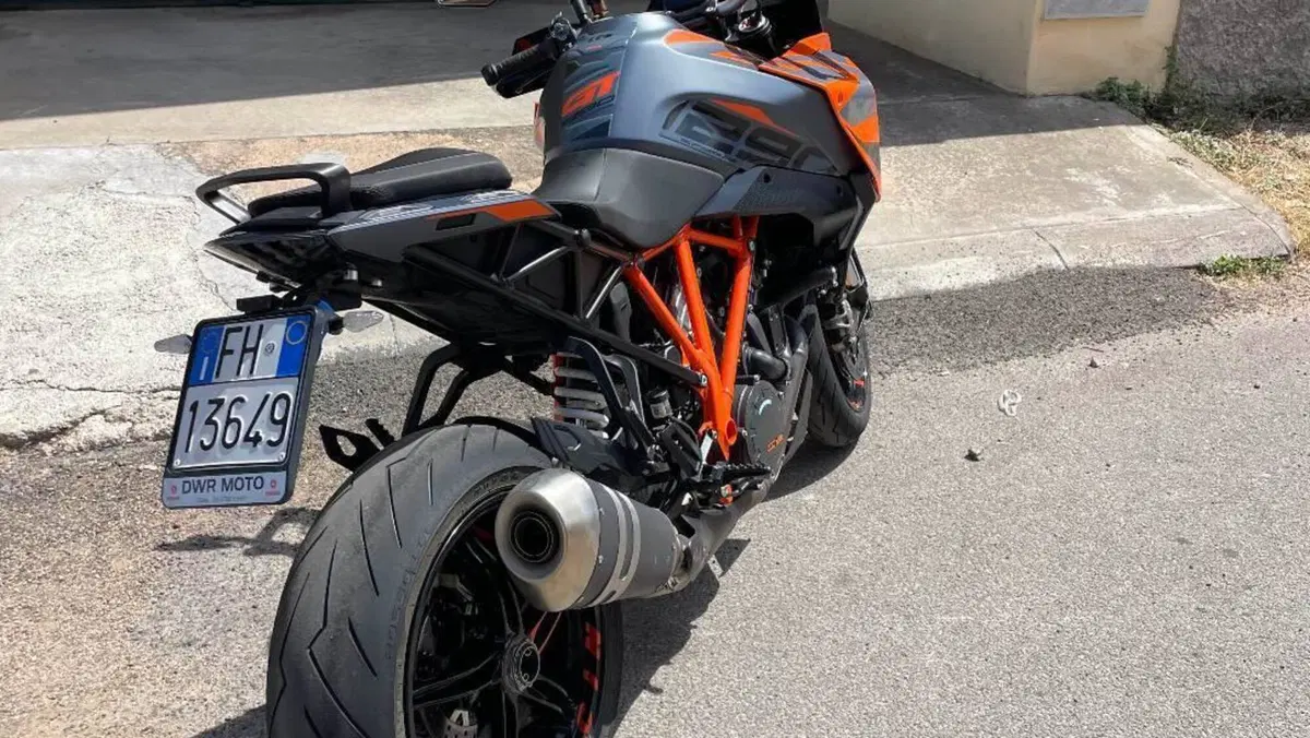 KTM 1290 Super Duke GT (2022 - 25)  (2)