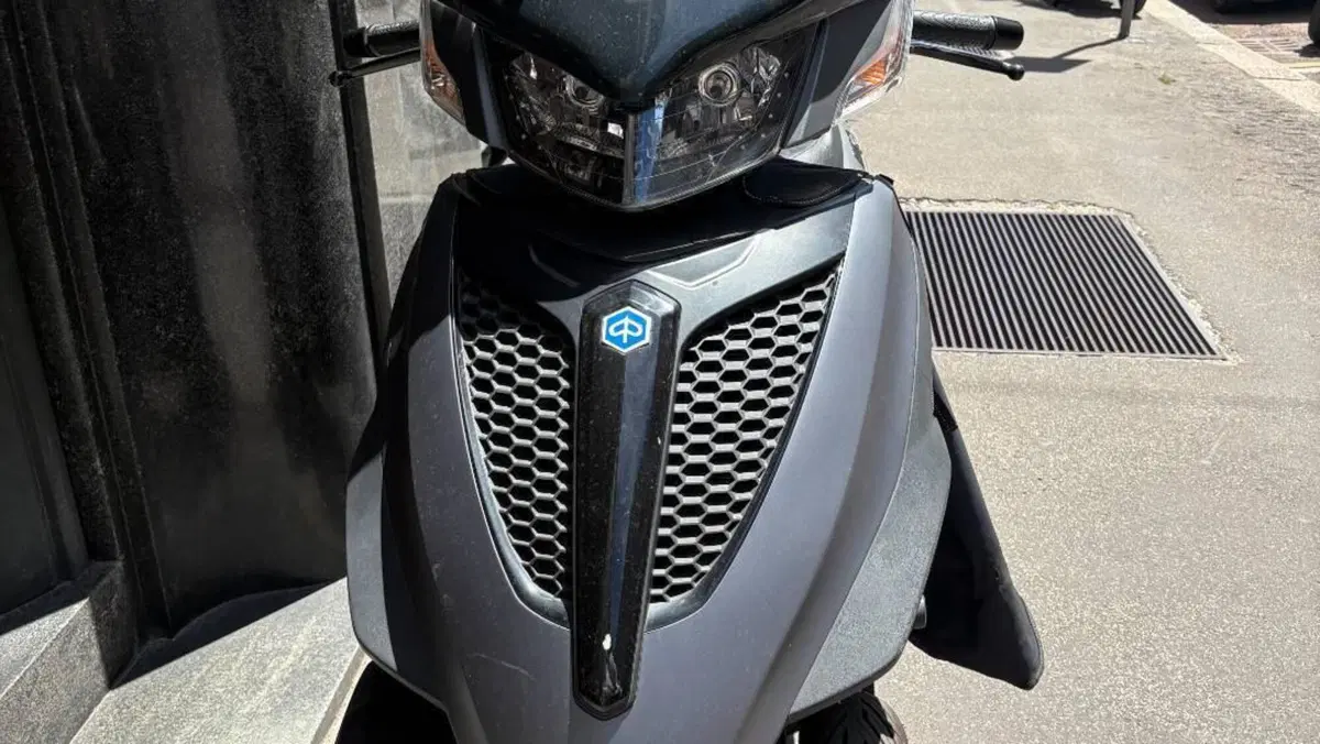 Piaggio Mp3 300 ie Yourban Sport ERL (2011 - 17) 
