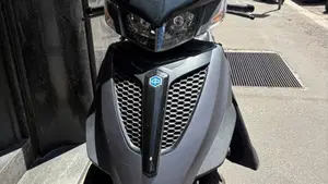 Piaggio Mp3 300 ie Yourban Sport ERL (2011 - 17) 