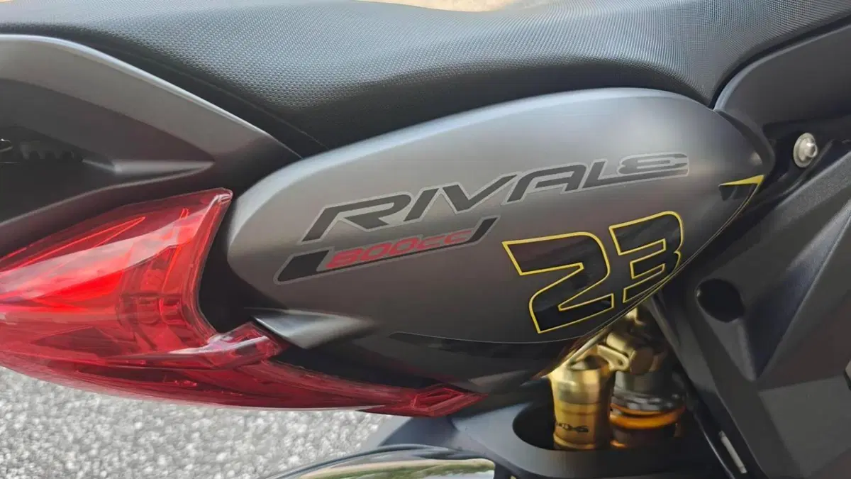 MV Agusta Rivale 800 EAS ABS (2013 -17)  (4)