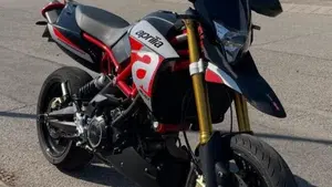 Aprilia Dorsoduro 900 (2017 - 20)  (2)