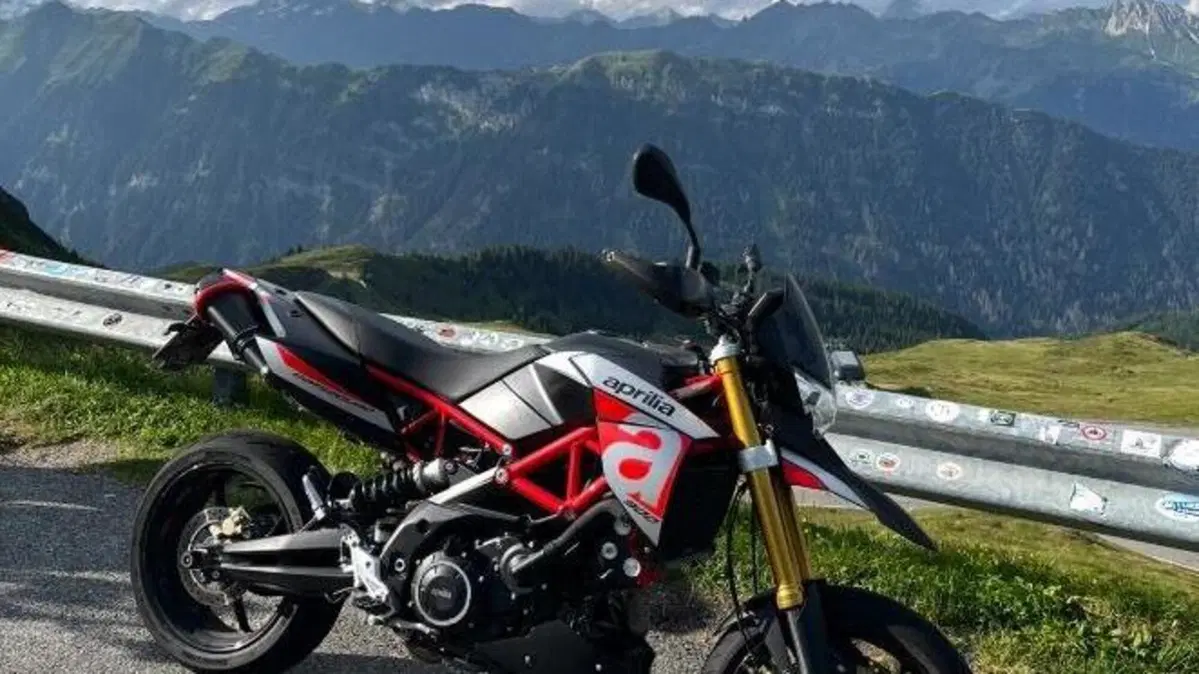 Aprilia Dorsoduro 900 (2017 - 20)  (3)