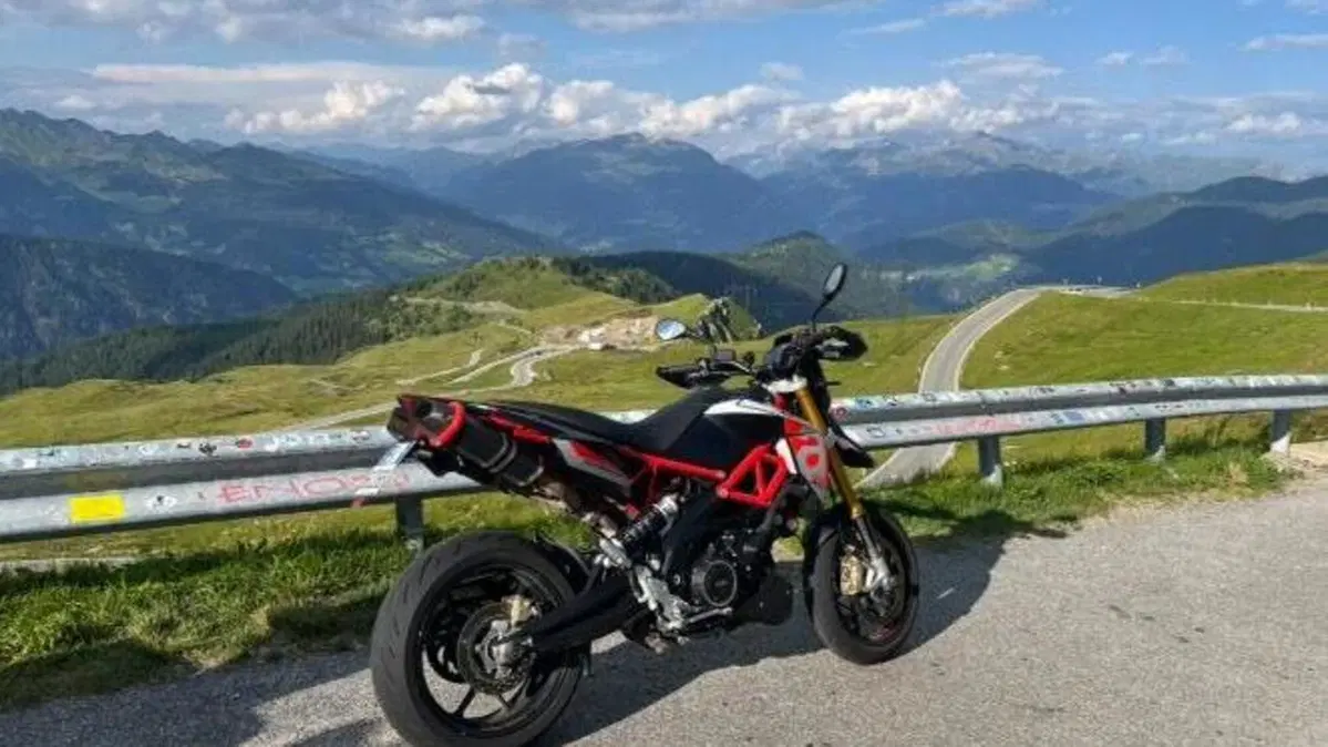 Aprilia Dorsoduro 900 (2017 - 20)  (4)