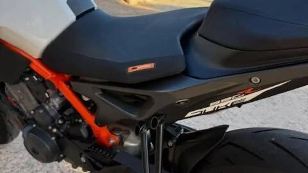 KTM 890 Duke R (2021 - 23)  (4)