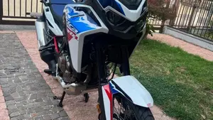 Honda Africa Twin CRF 1100L (2024 - 26)  (2)