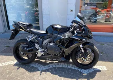 Honda CBR 1000 RR Fireblade (2006 - 07) - Annuncio 10042464