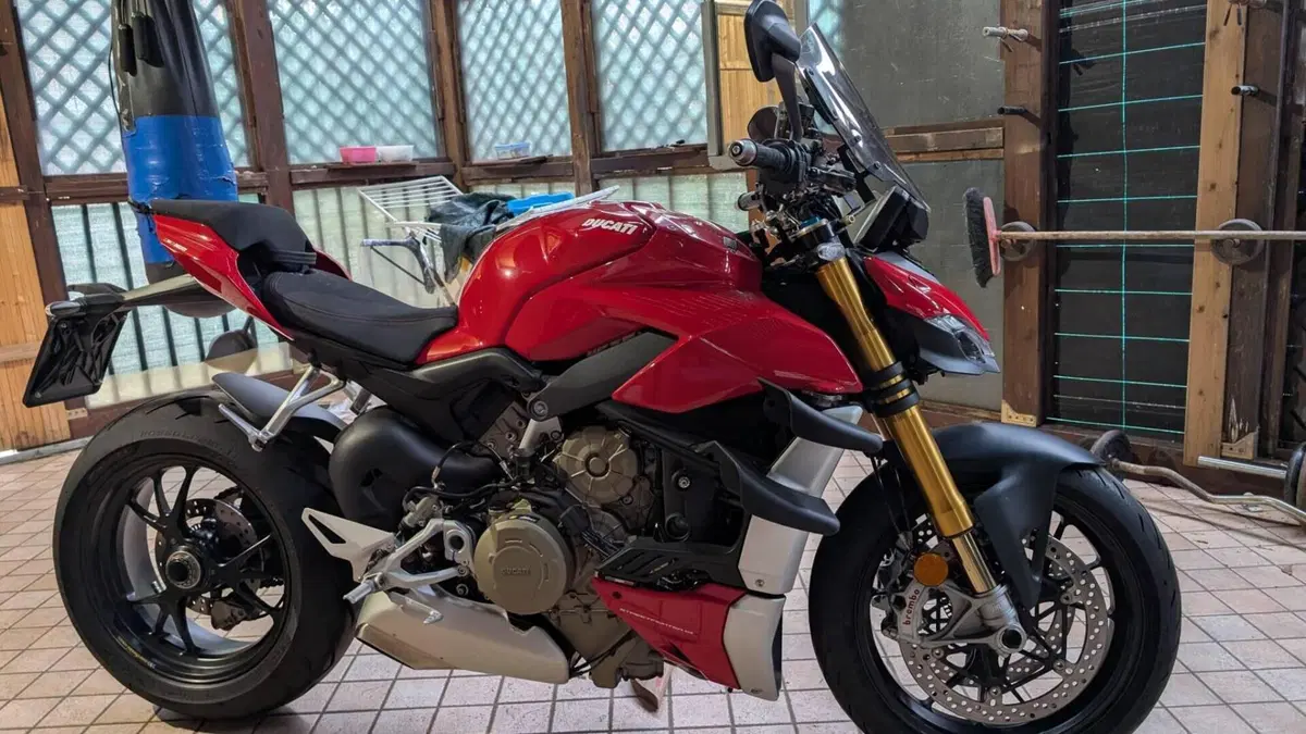 Ducati Streetfighter V4 1100 S (2021 - 22) 