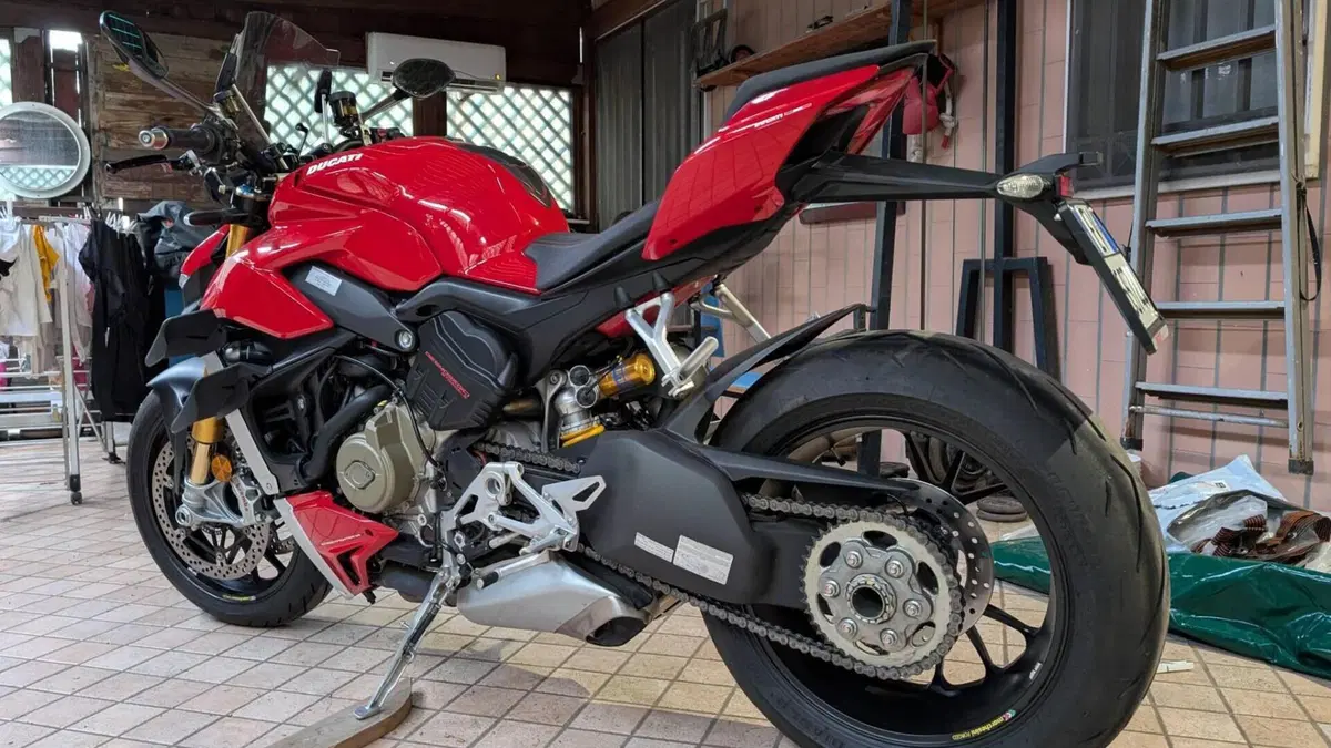 Ducati Streetfighter V4 1100 S (2021 - 22)  (6)