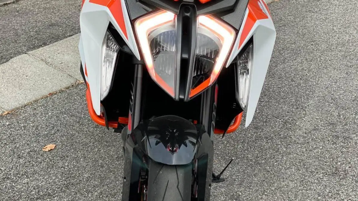 KTM 1290 Super Duke GT (2019 - 20)  (2)