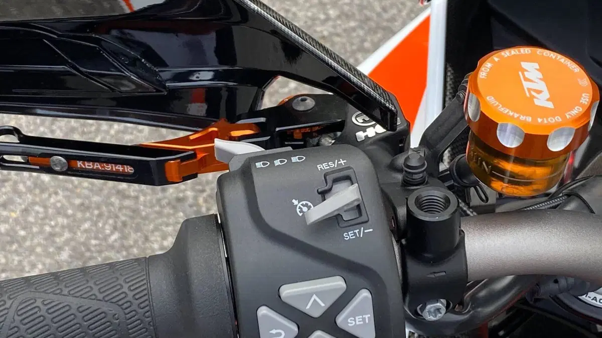KTM 1290 Super Duke GT (2019 - 20)  (8)