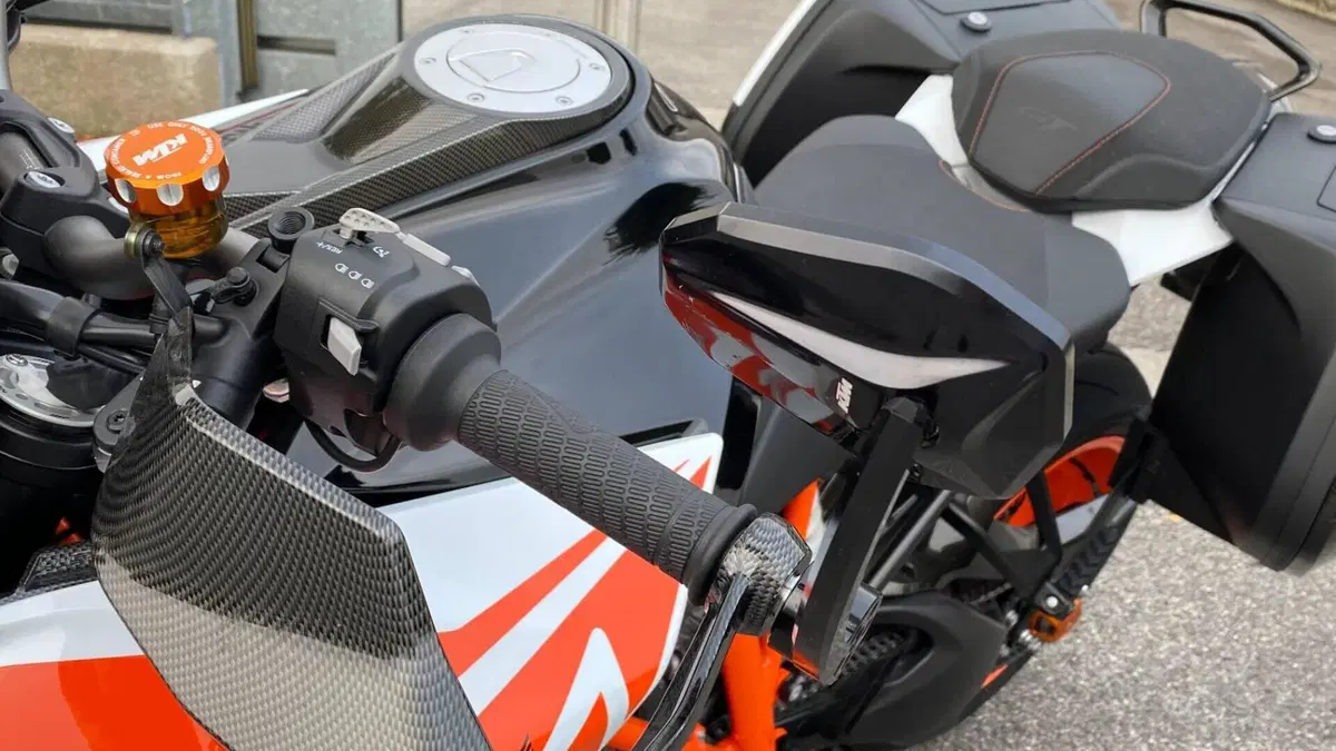 KTM 1290 Super Duke GT (2019 - 20)  (18)
