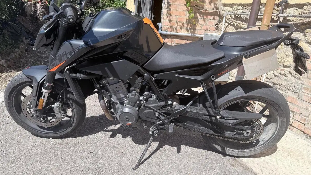 KTM 890 Duke R (2021 - 23)  (3)