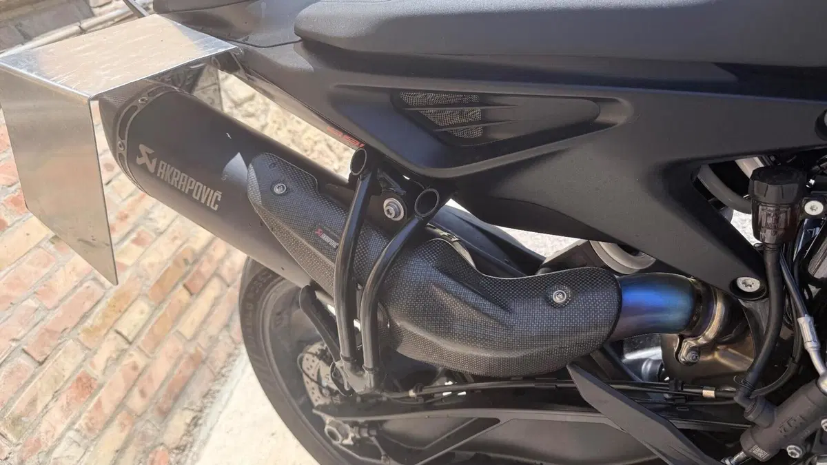 KTM 890 Duke R (2021 - 23)  (2)