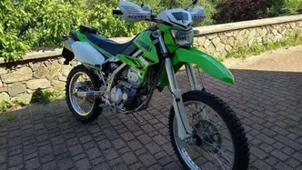 Kawasaki KLX 250 (2009) usata