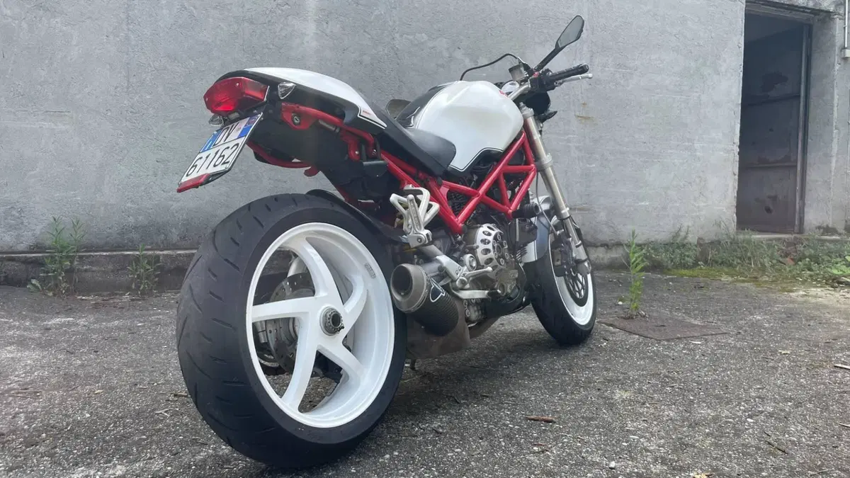 Ducati Monster S2R 1000  (3)