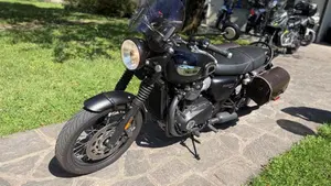 Triumph Bonneville T100 Black (2017 - 20)  (2)