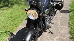 Triumph Bonneville T100 Black (2017 - 20)  (3)