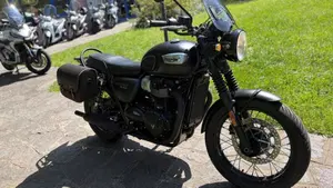 Triumph Bonneville T100 Black (2017 - 20)  (4)
